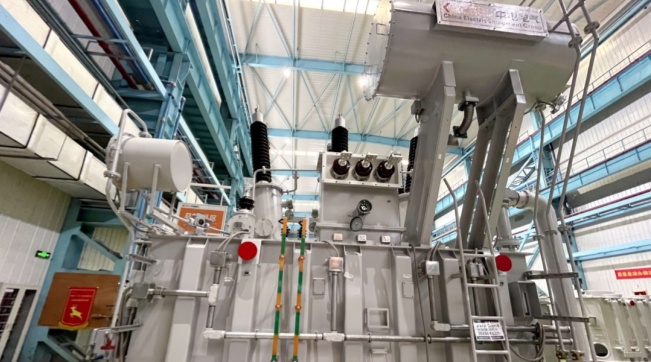 CEEG verzendt met succes twee SFZ-14000/138-transformatoren naar Amerika